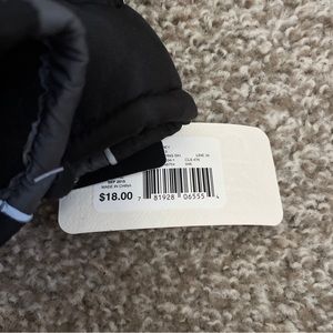 Boy’s Black Gray Grey Gloves  Medium Thinsulate Insulation 40 Grams New